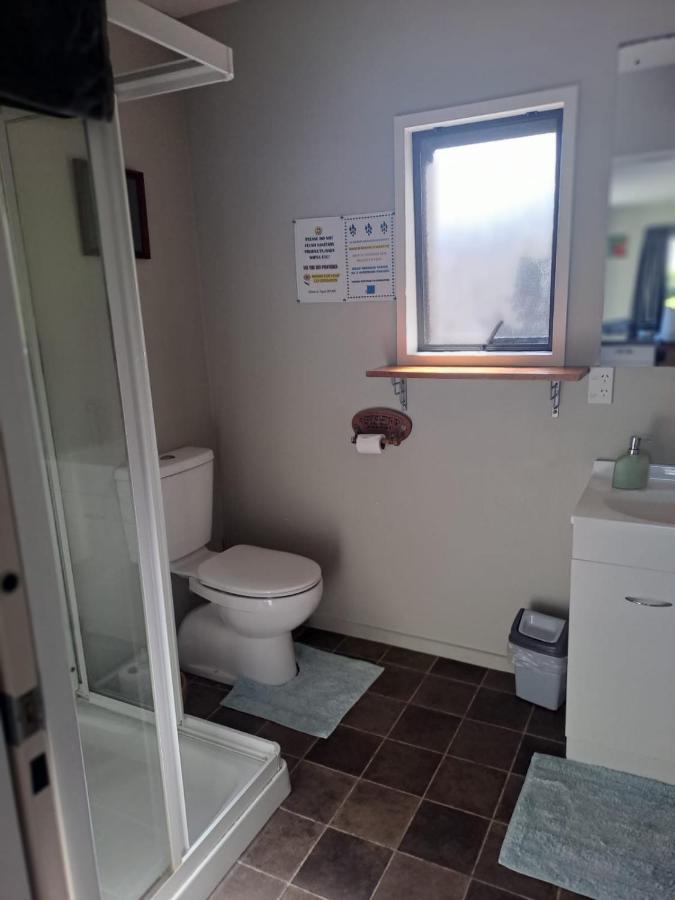 Koru Beachfront Holiday Cabins & Hot Tub Barrytown ภายนอก รูปภาพ