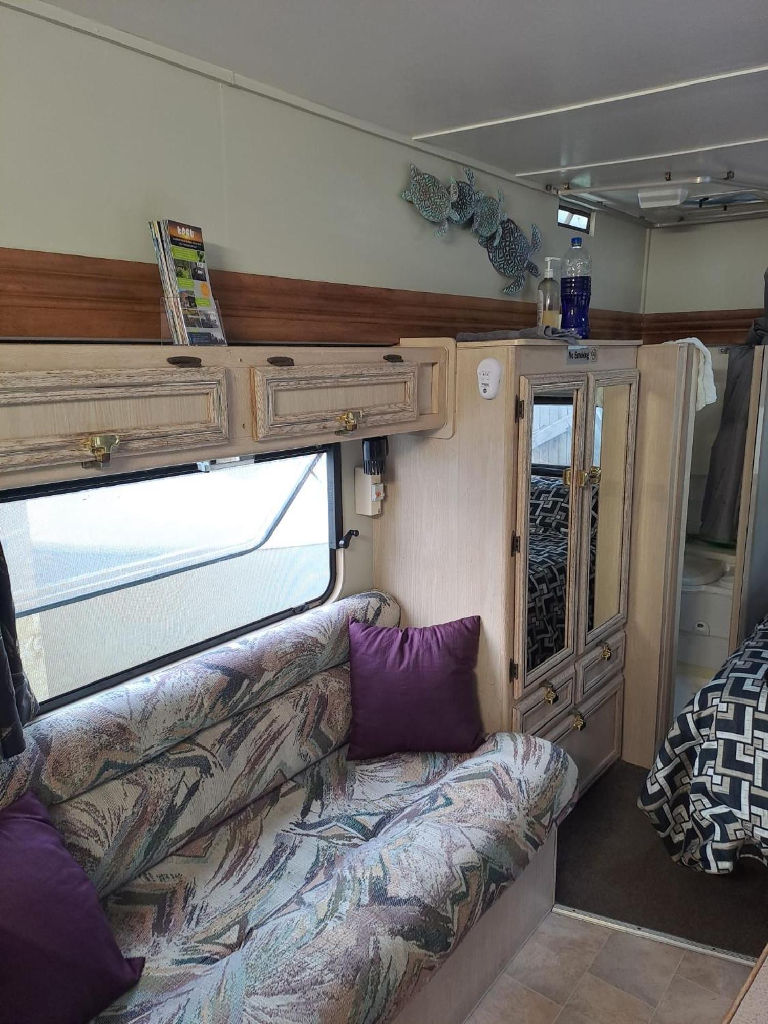 Koru Beachfront Holiday Cabins & Hot Tub Barrytown ภายนอก รูปภาพ