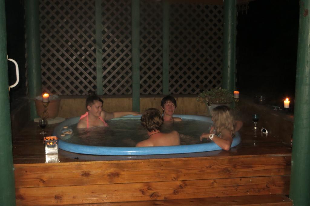 Koru Beachfront Holiday Cabins & Hot Tub Barrytown ภายนอก รูปภาพ
